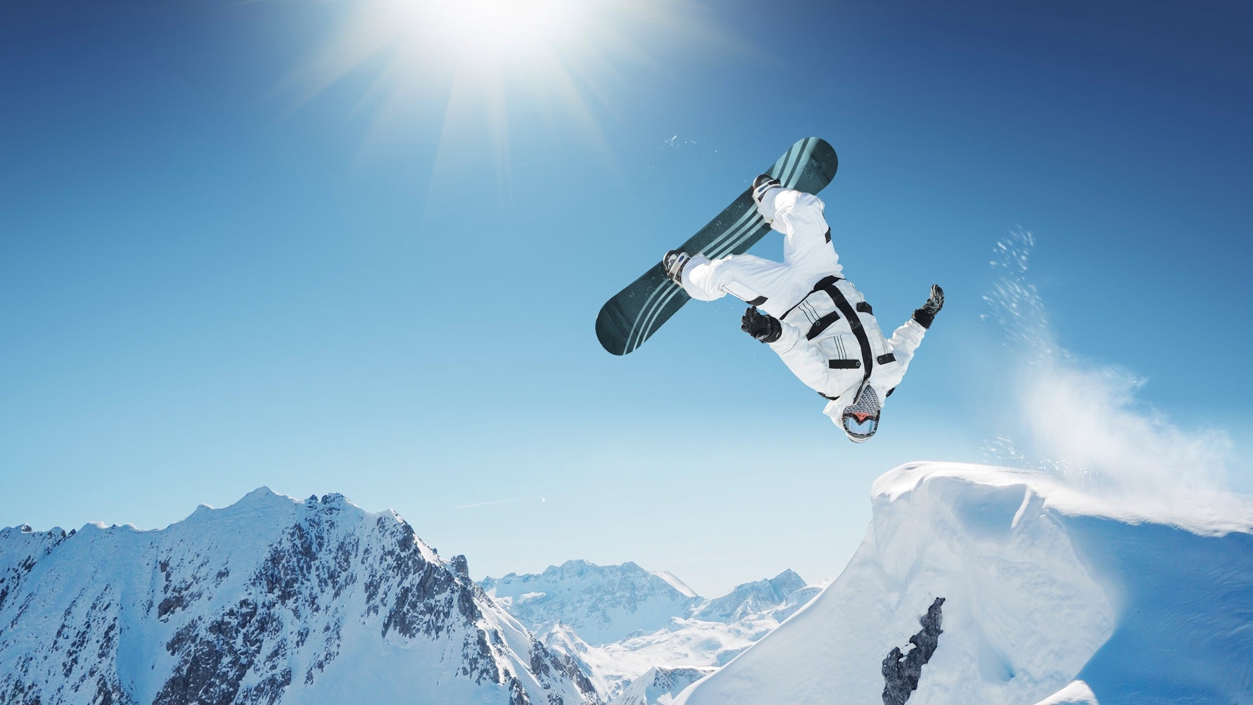 李娜亮相国际赛事支持中国小将登场，李娜战绩