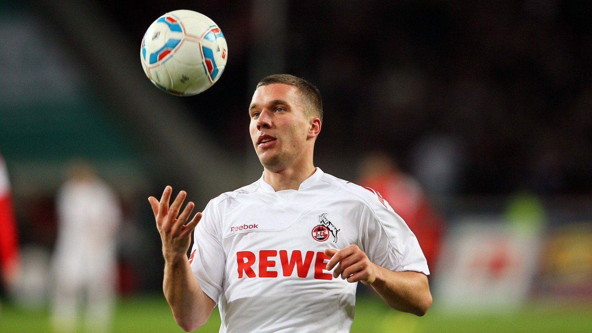 开云体育官方-掘金小前锋赛后笑谈关键补防时刻，掘金队中锋